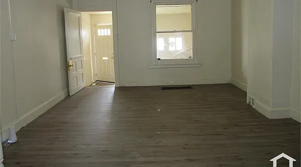 3 bed, $1,450 — Photo 2