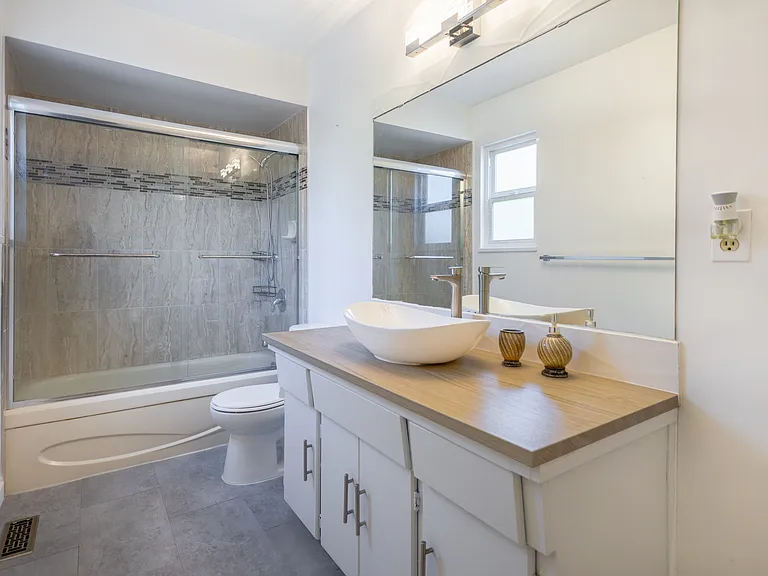 11234 Kingcome Ave — Photo 5