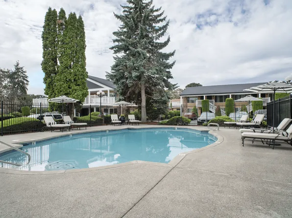 Waverly Manor Apartments