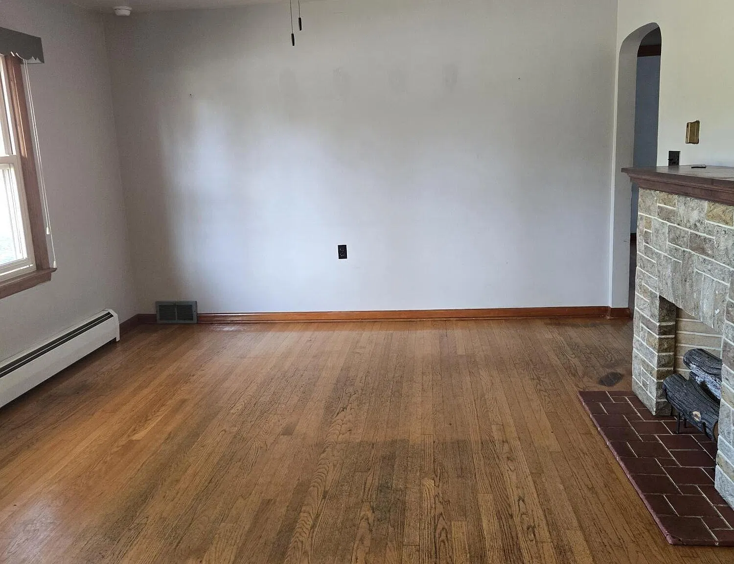 3 bed, 1200 sqft, $1,100 — Photo 4