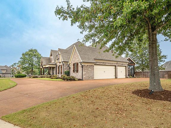 2nd image of 110 Shady Ln