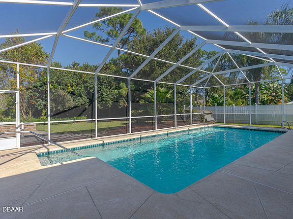 4th image of 800 Foxhound Dr
