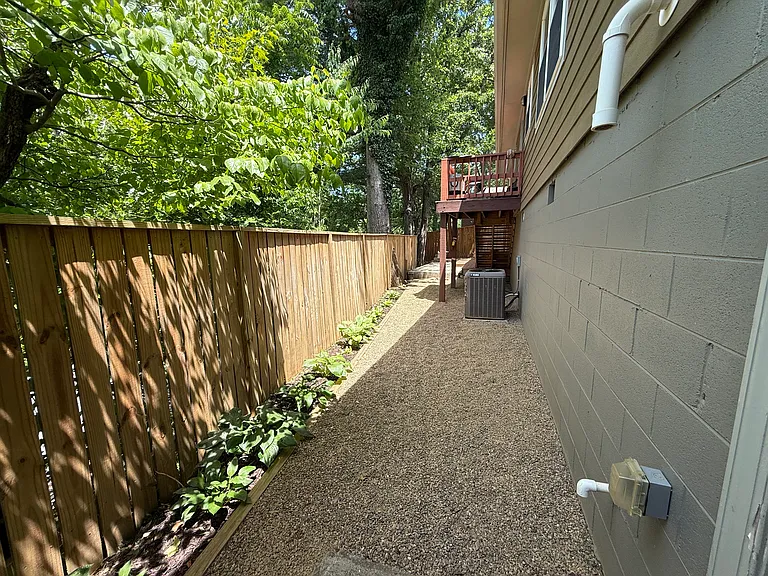 16 Woodstock Ln — Photo 23