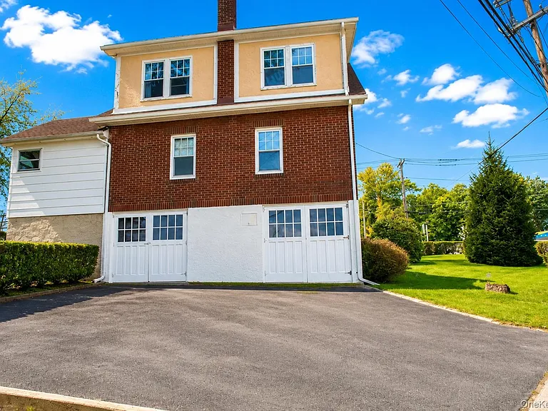 153 Wisner Ave — Photo 3