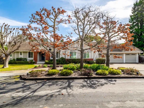 22241 Toro Hills Dr, Salinas, CA 93908