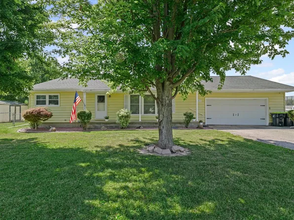 941 Troy Phillips Rd, Monticello, IL 61856
