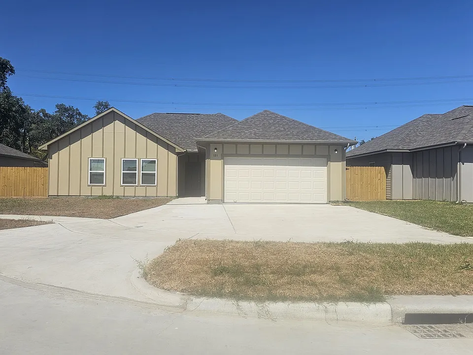 121 Memon Ln
