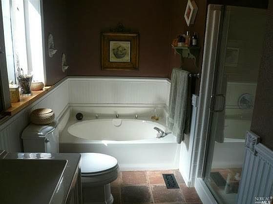 2nd image of 3762 Hutton St