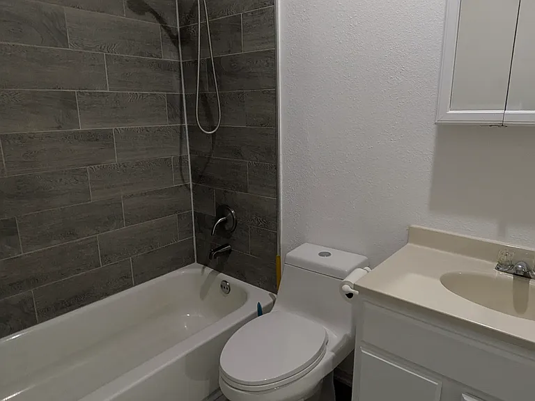 445 Beethoven Dr #LOWER — Photo 5
