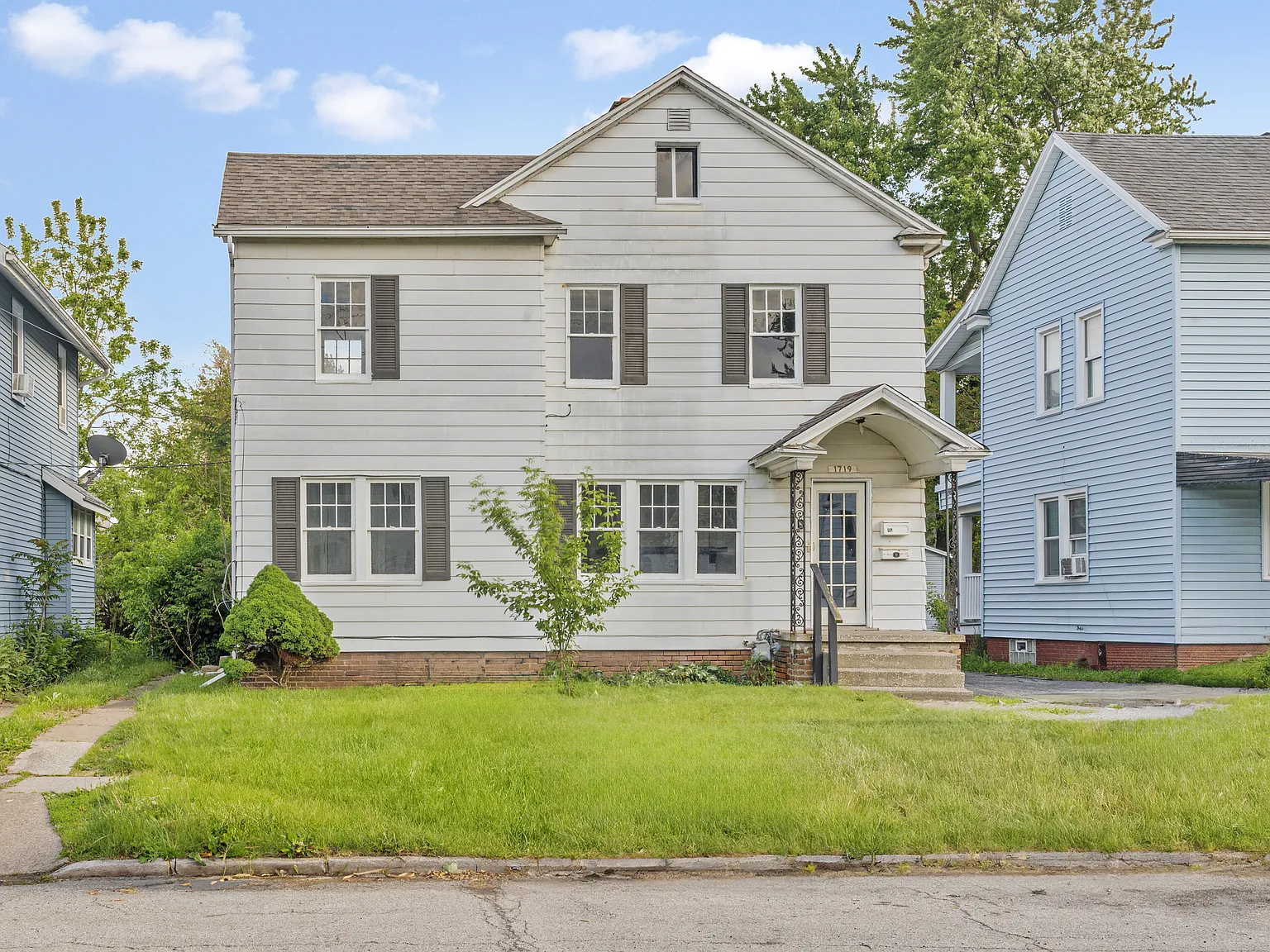 1719 Mansfield Rd — Photo 2