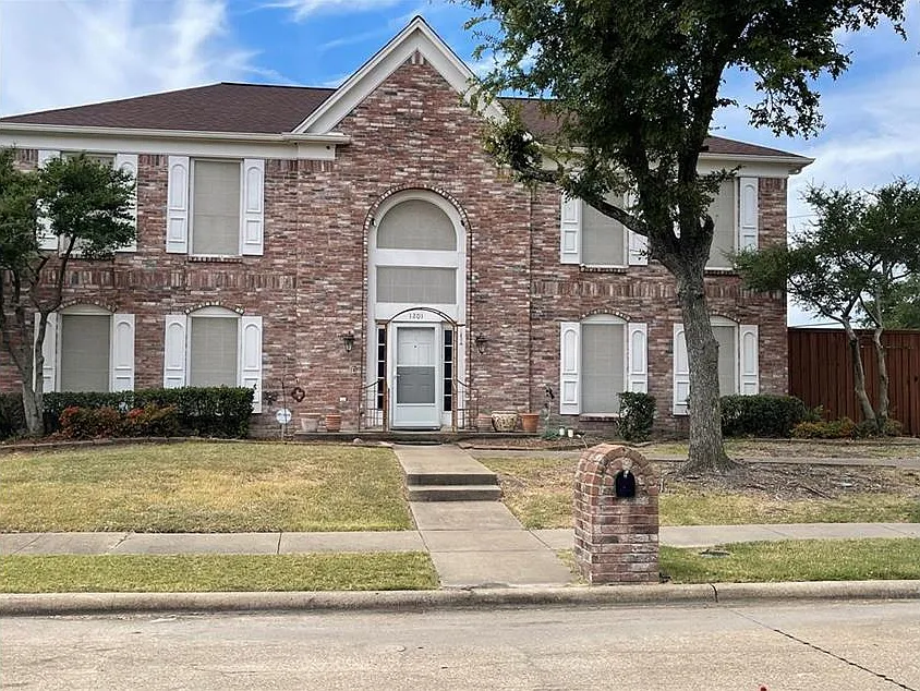 1201 Case Dr