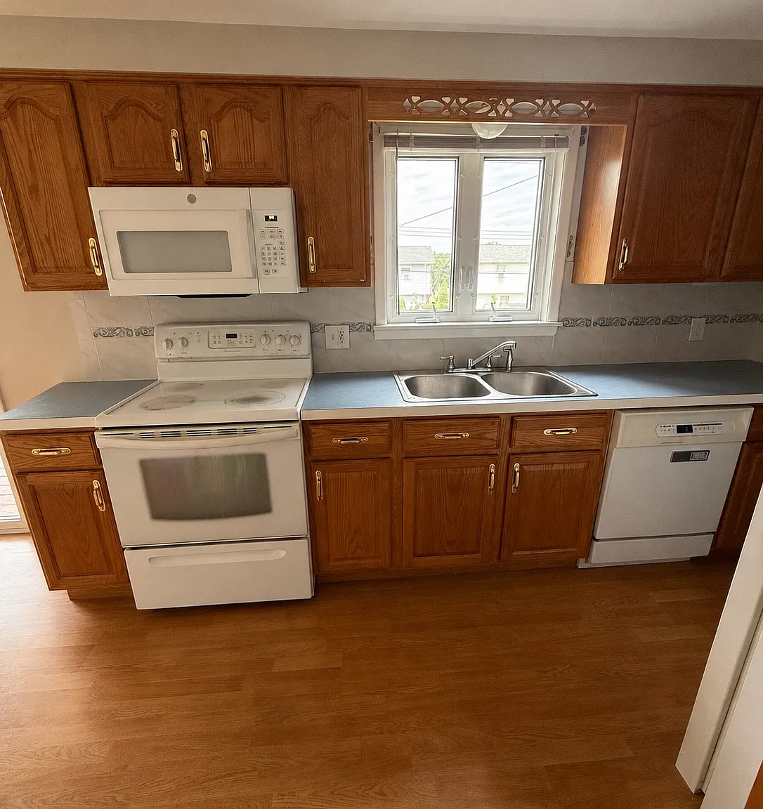 3 bed, 1.5 bath, 1200 sqft, $1,750 — Photo 3