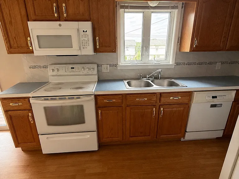65 Sebring Dr — Photo 3