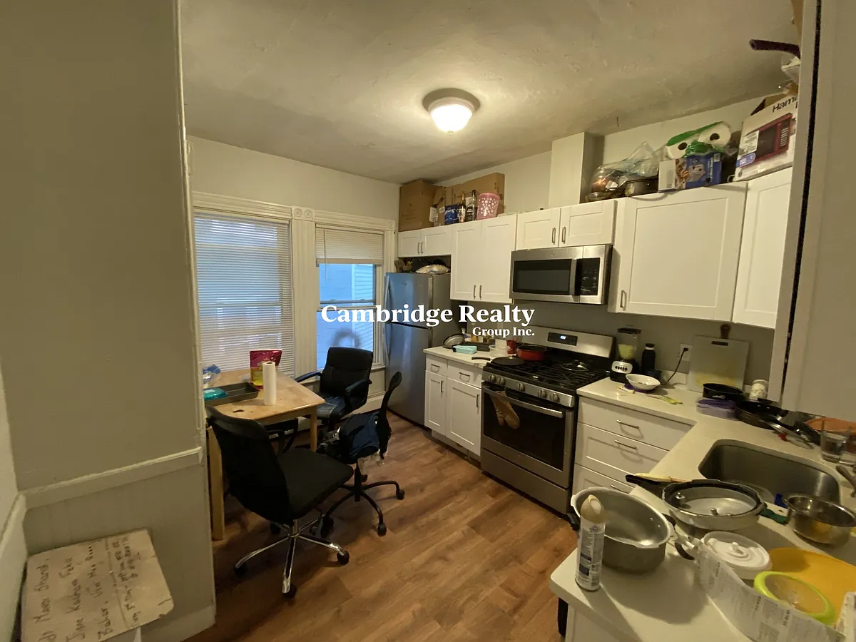 Building Photo - 80 Hillside St #3T