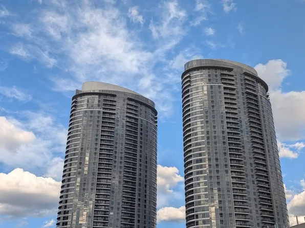 125 Village Green Sq, Toronto, ON