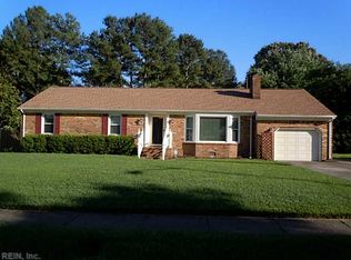 2621 N Elizabeth Harbor Dr, Chesapeake, VA 23321