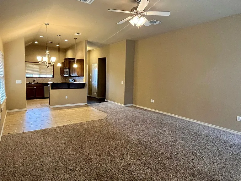 2425 NW 194th Ter — Photo 3