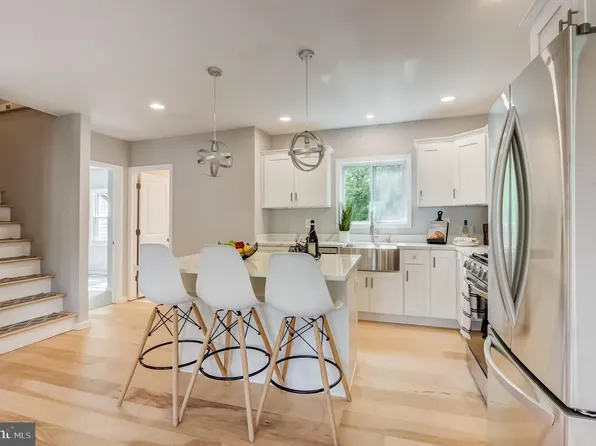 76 Sartori Ave, Mount Ephraim, NJ 08059