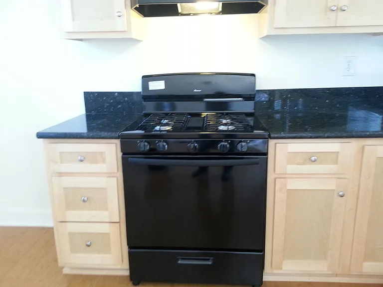 Bella Apartments: Beautiful 1 Bed - 1 Bath — Photo 6