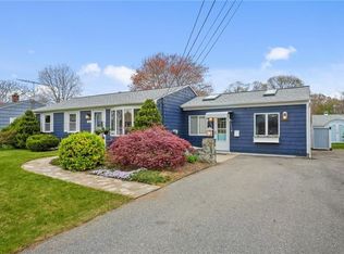 26 Dearborn Dr, Riverside, RI 02915