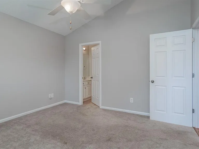 129 Crickhollow Cir — Photo 12