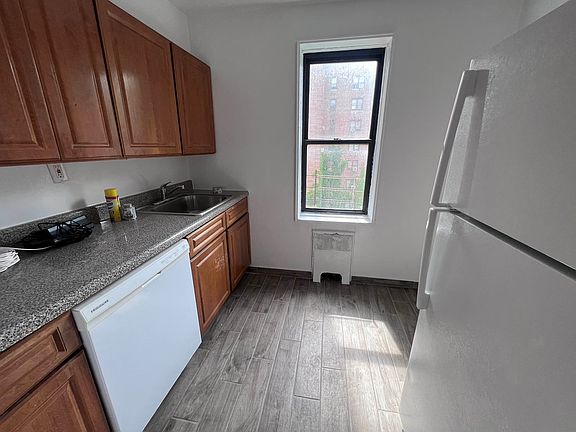 2nd image of 143-36 Barclay Ave #4M