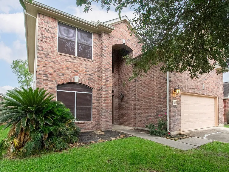 6126 Menor Crest Dr — Photo 1