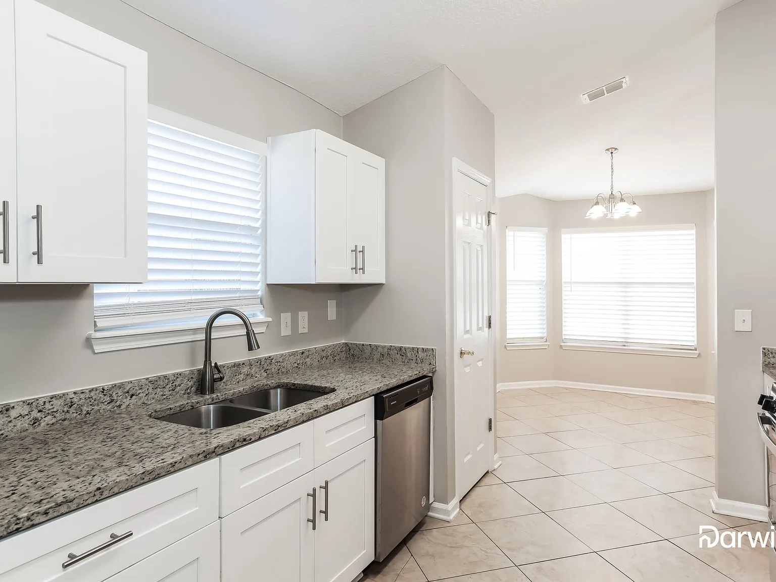 4 bed, 2.0 bath, 1639 sqft, $2,660 — Photo 4