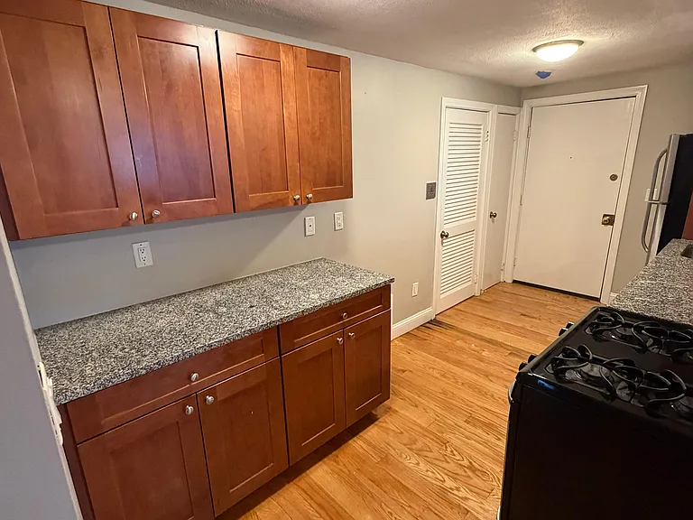23 Roughan St #2 — Photo 7