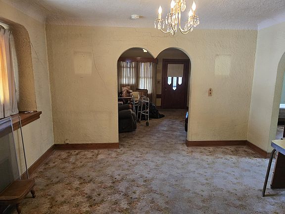 5th image of 953 Veto St NW
