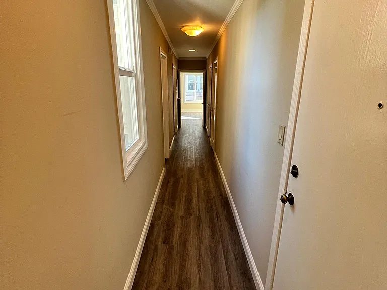 1356 S Van Ness Ave #203 — Photo 9