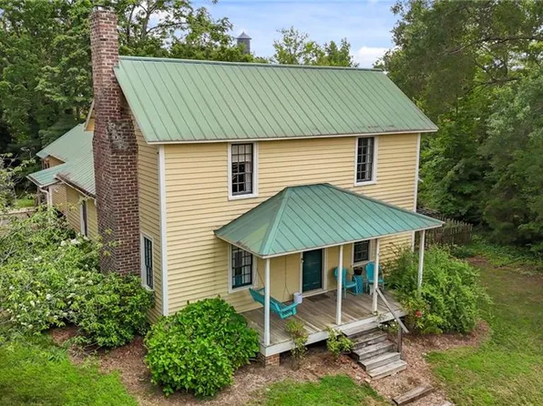 2409 Hodges Rd, Burlington, NC 27217