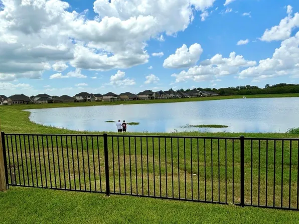 5842 Wayne Way, Rosenberg, TX 77471