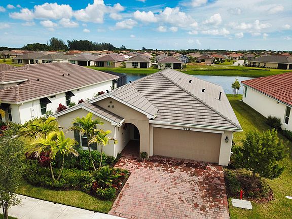 3rd image of 10257 SW Coral Tree Cir