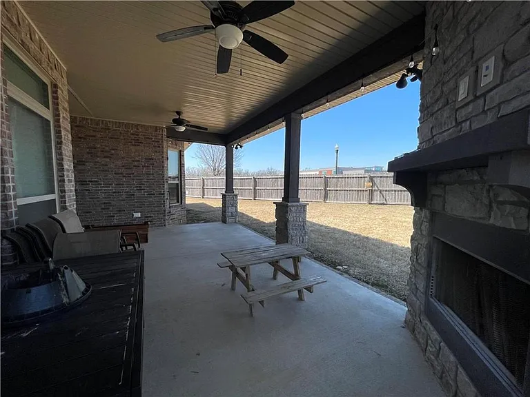 1404 Madison St — Photo 19