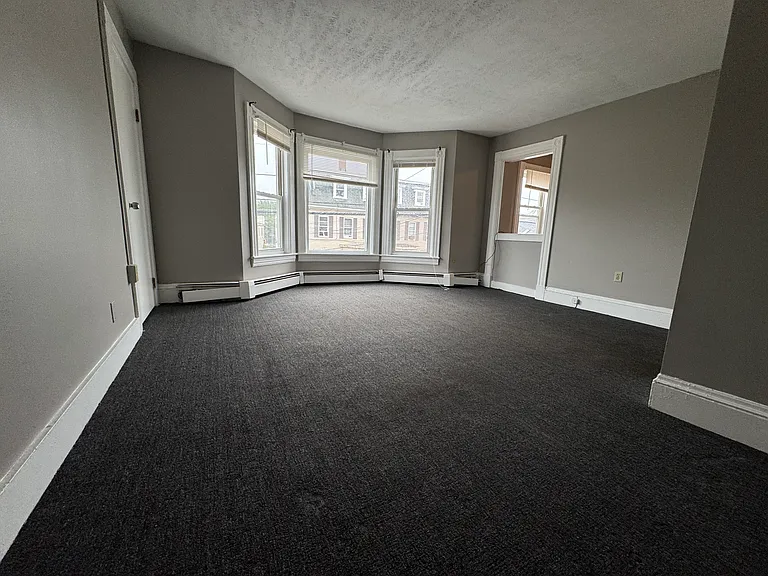 18 E Pearl St #3 — Photo 2