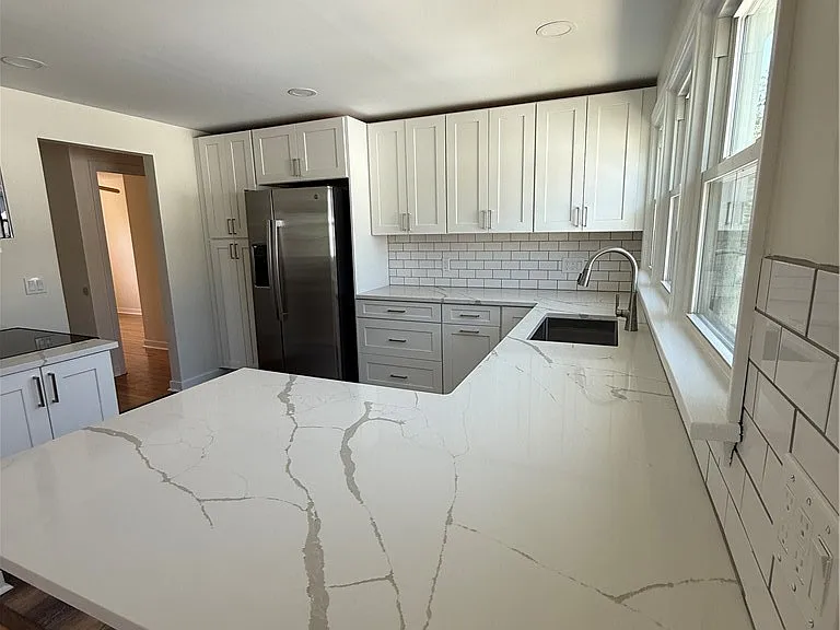 113 Argyle Ave #UPPER — Photo 6