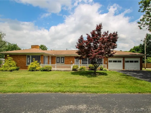 6826 Diamond Heights, Sellersburg, IN 47172