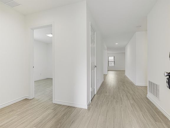4th image of 4509 Maplewood Ave
