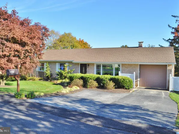224 Ameda Dr, York, PA 17407