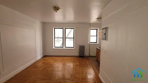 3175 Grand Concourse Photo 1