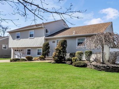 320 Harrison Ave, Massapequa, NY, 11758