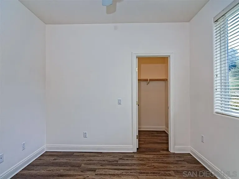 1820 Malden St — Photo 12