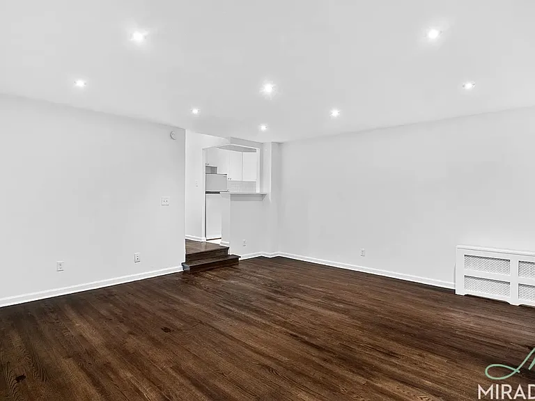 27 W 16th St #2D — Photo 2