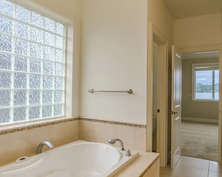 8568 Sand Point Way NE — Photo 32
