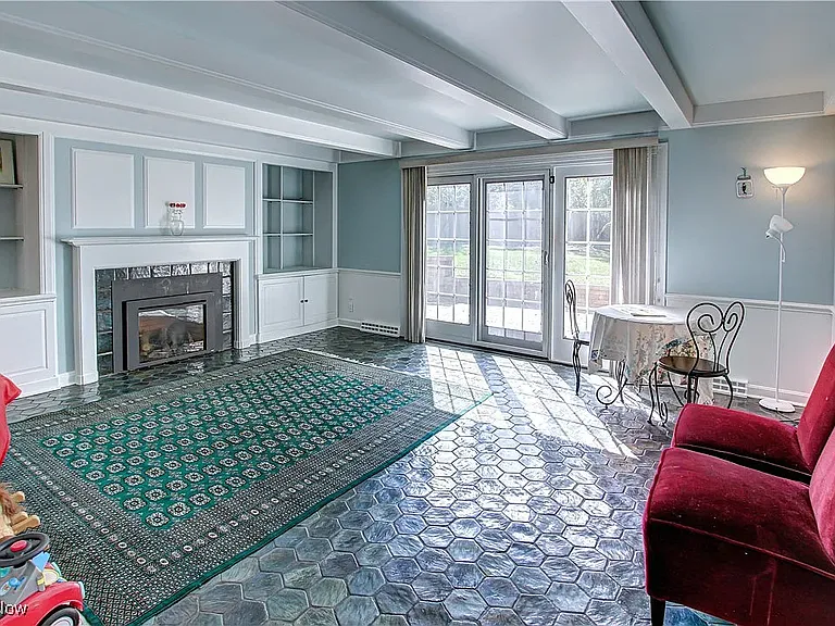 18220 Parkland Dr — Photo 13