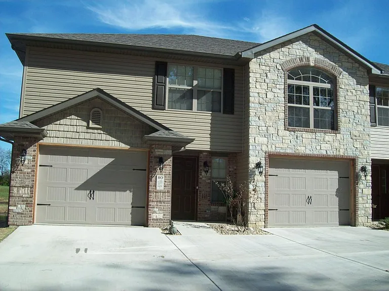 110 Waterpoint Dr #3 — Photo 5