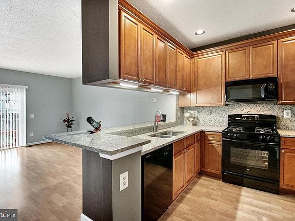 3rd image of 12155 Wedgeway Pl