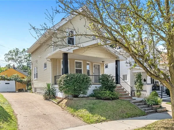 1422 Gridley St, Lakewood, OH 44107