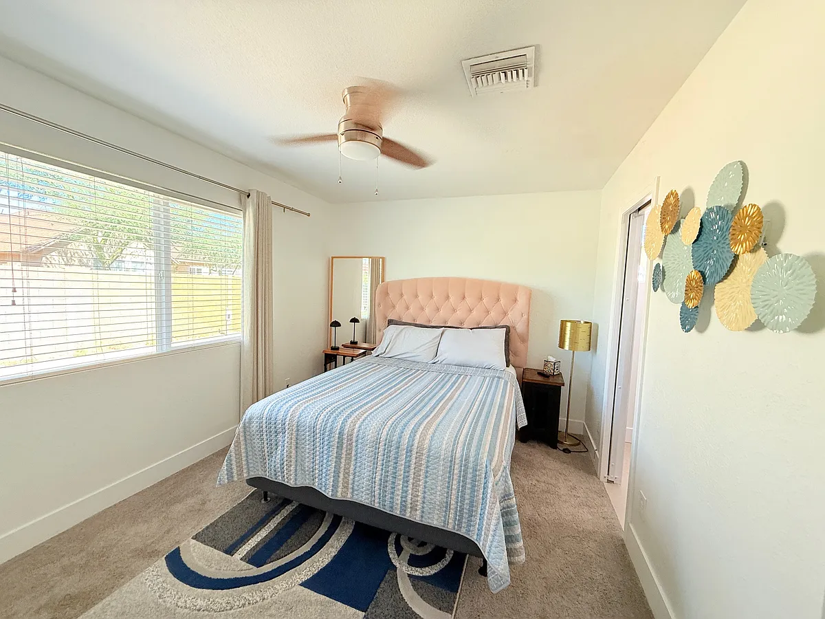 Building Photo - 1538 E Dava Dr